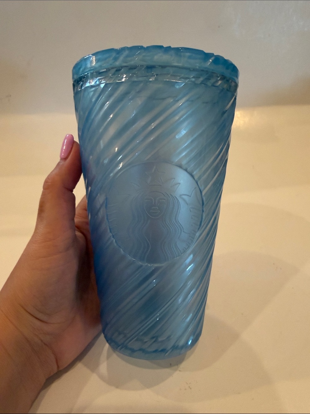 Starbucks Light Blue Twisted Swirl Reusable Cup No straw Size 16oz